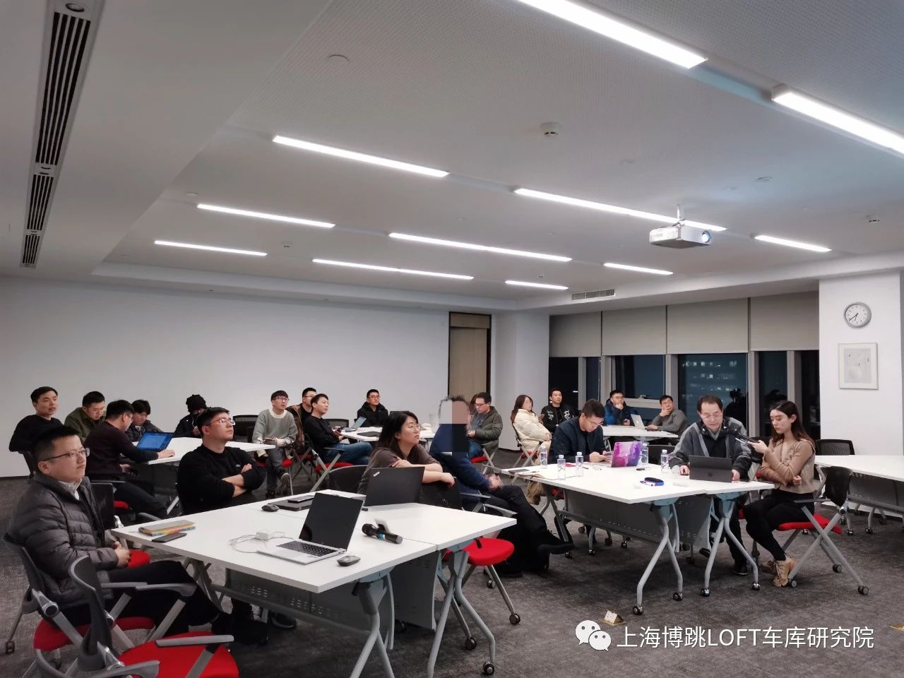 双鸭山杭州LOFT车库专题会